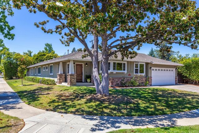 40674C1613865248097 201 Lester Lane