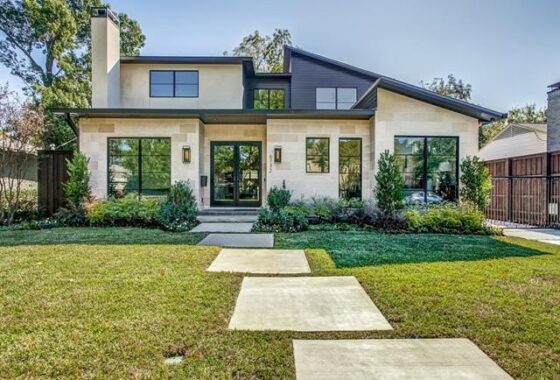 40686C1621459544359 6372 Kenwood Avenue