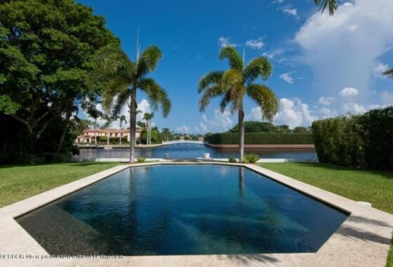 41347C1605886049700 630 S Island Drive
