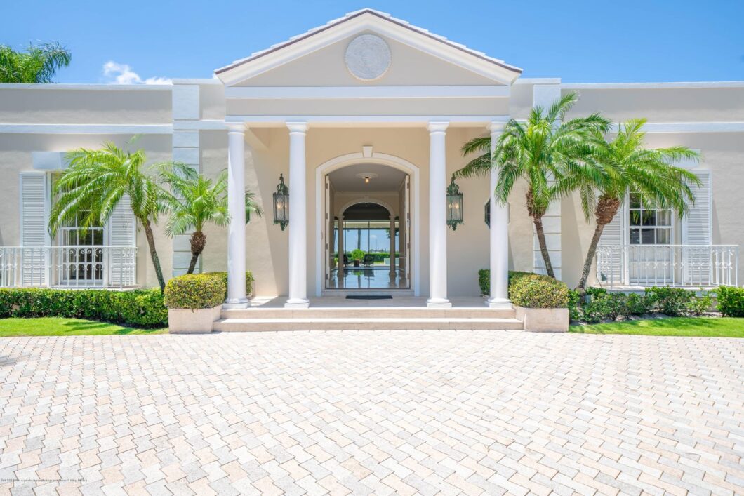 41347C1606164448593 1120 N Lake Way