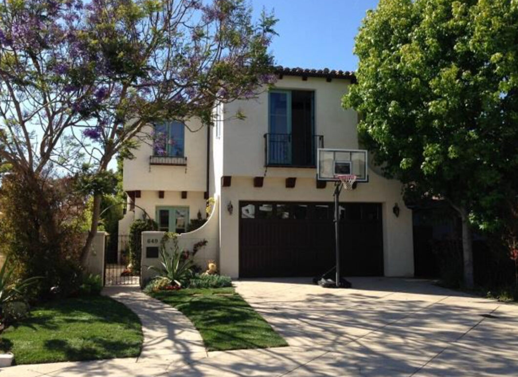 42352C1607633214720 649 Marine Avenue
