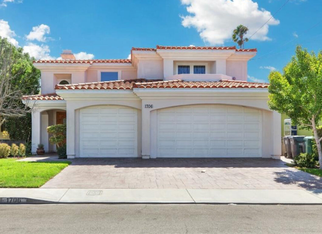 42352C1607637561434 1706 Voorhees Avenue