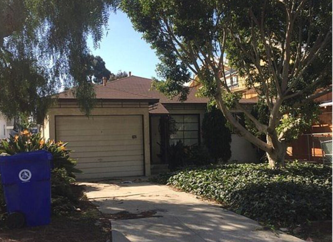 42352C1607645937366 742 29th Street