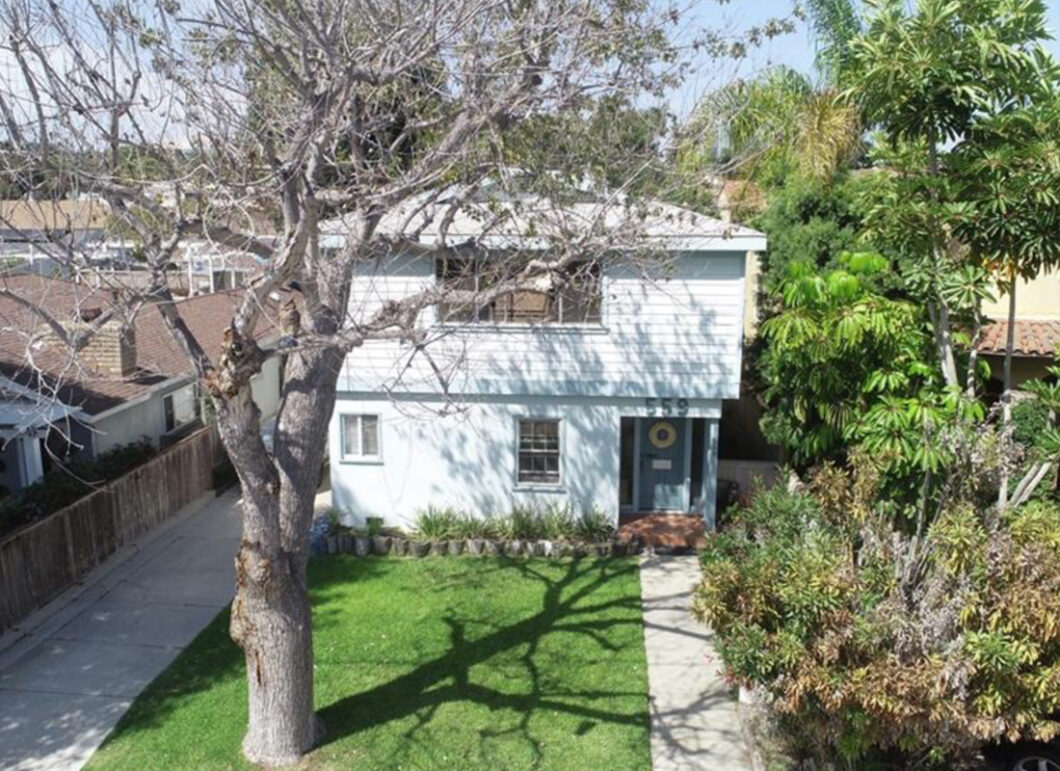 42352C1607646084535 559 33rd Street