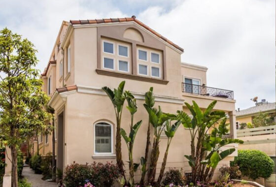 42352C1607650171112 702 11th Street