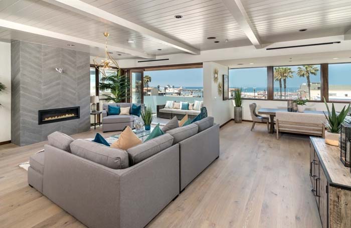 42352C1615161894000 1120 Palm Drive