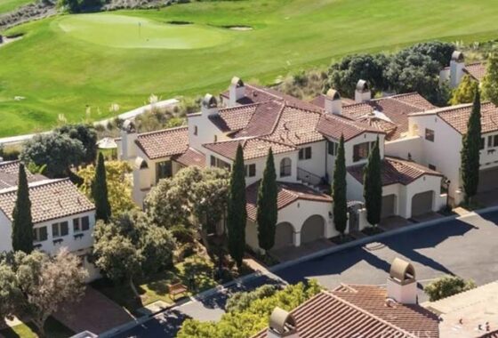 42352C1762386068256 100 Terranea Way