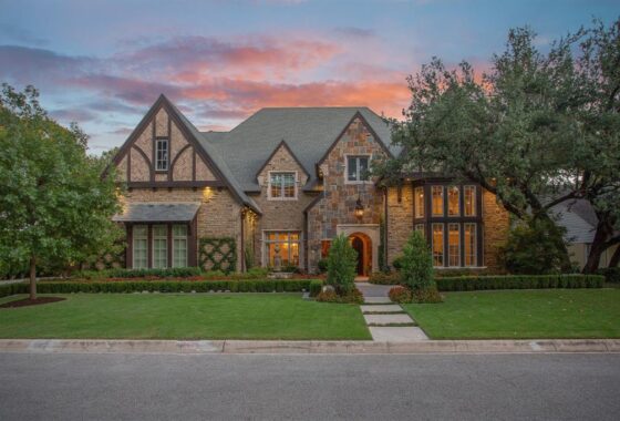 42459C1620952560971 2925 Owenwood Drive