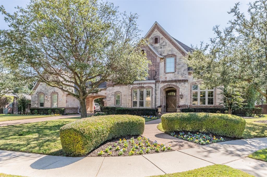 42459C1639083993678 905 Chateau