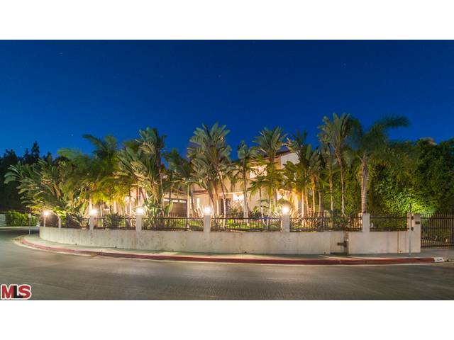 4250 2001 Hercules Dr.