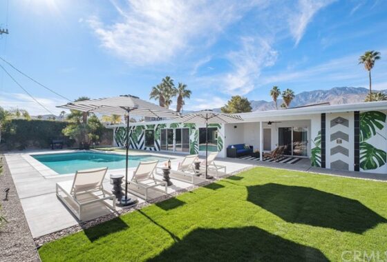 42980C1636859084956 632 South Beverly Drive