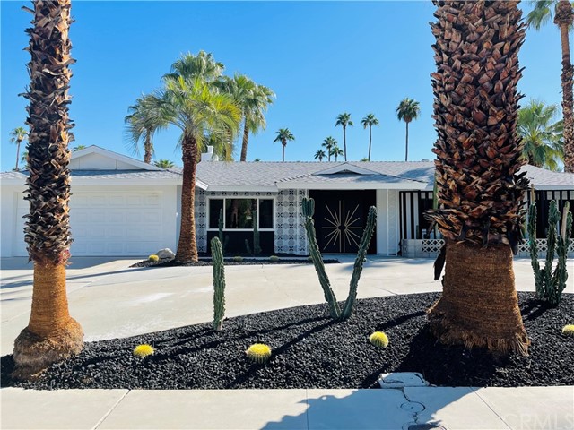 42980C1638763579147 1344 S Farrell Drive