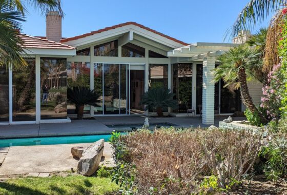 42980C1653758016528 2 Churchill Lane
