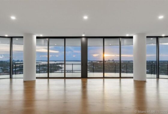 43796C1616259155094 8701 Collins Ave