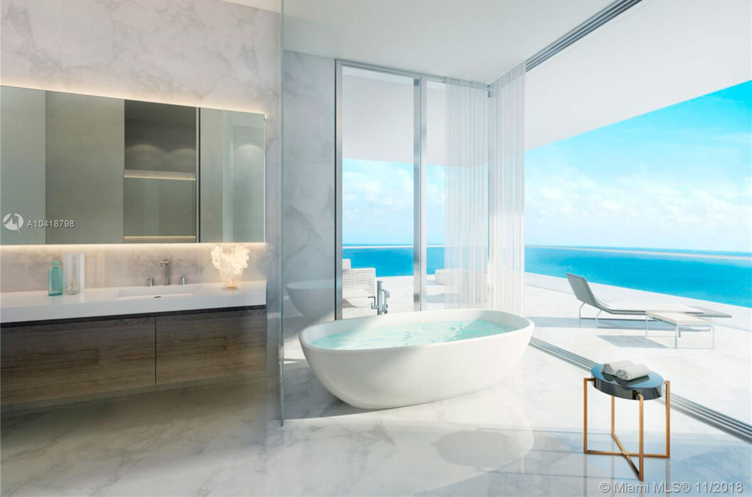43796C1618435111313 6901 Collins Ave