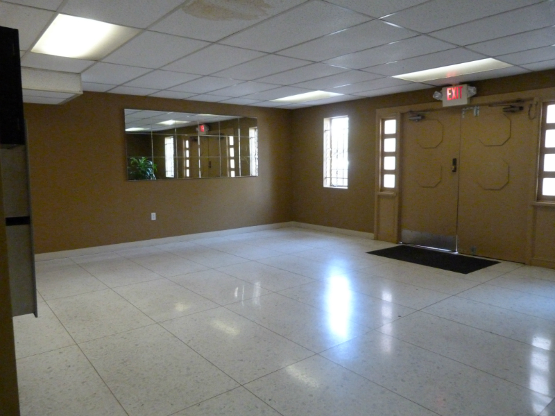 4398 216 S. Occidental Blvd