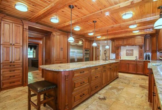 44013 924 Hillside Road