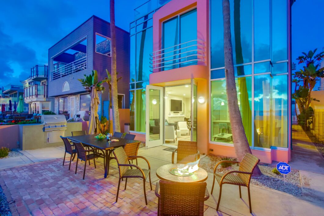 44210C1618612256574 2959 Ocean Front Walk