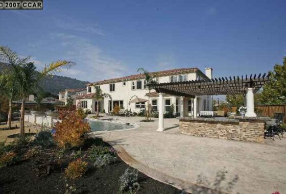 44757 1116 Laguna Creek Lane