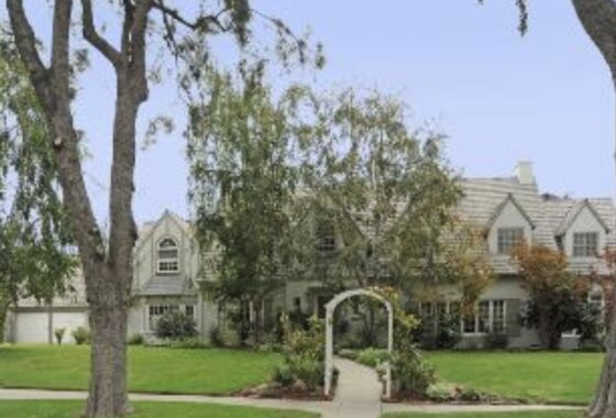 46654C1635830370242 SOLD: 1130 Georgina Avenue