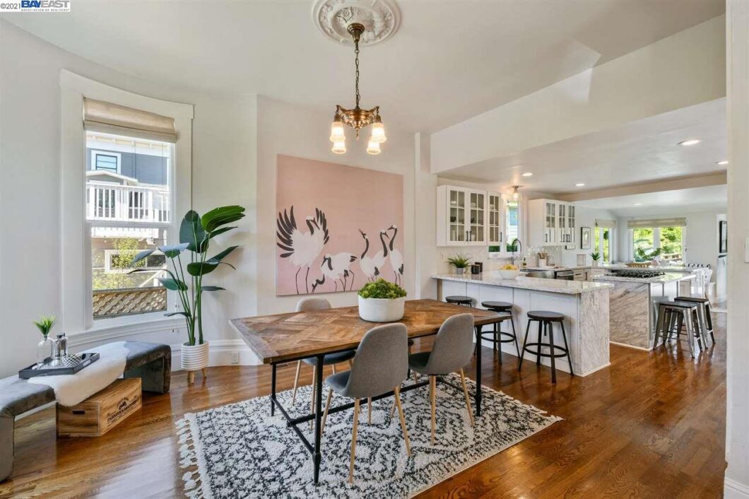 46789C1648148240542 886 Cedar St