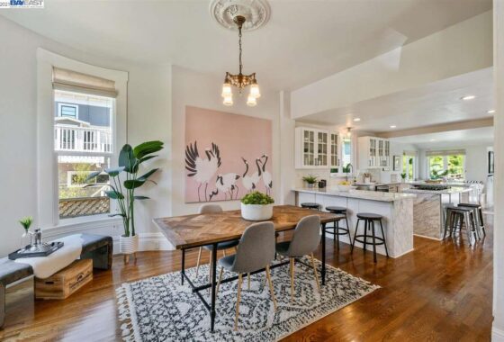46789C1648148240542 886 Cedar St