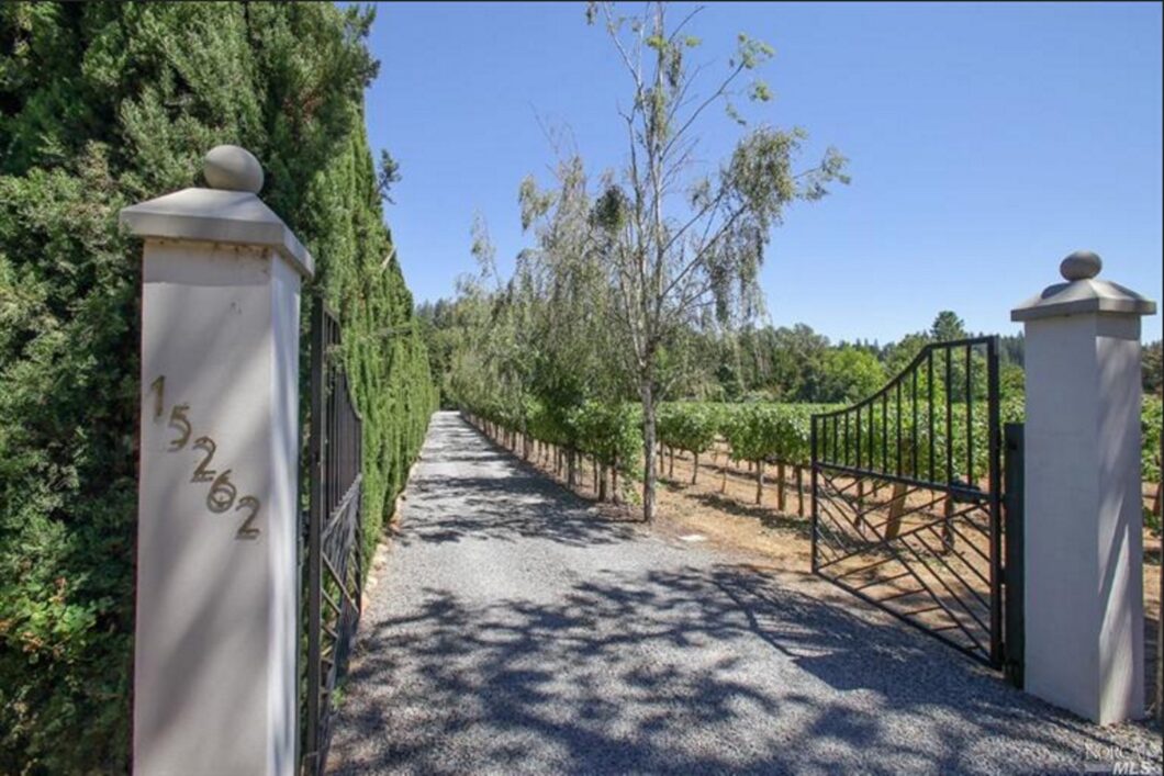 46963 15262 Chalk Hill Road