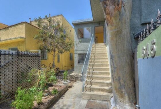 48070 645 Rose Avenue