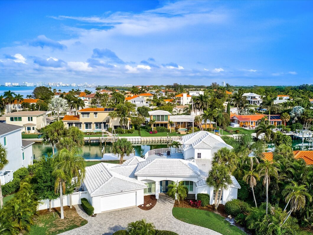 48110C1723134834253 560 Outrigger Ln