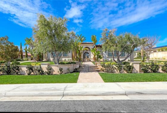 48163C1657034194044 4313 Vanderlip Drive