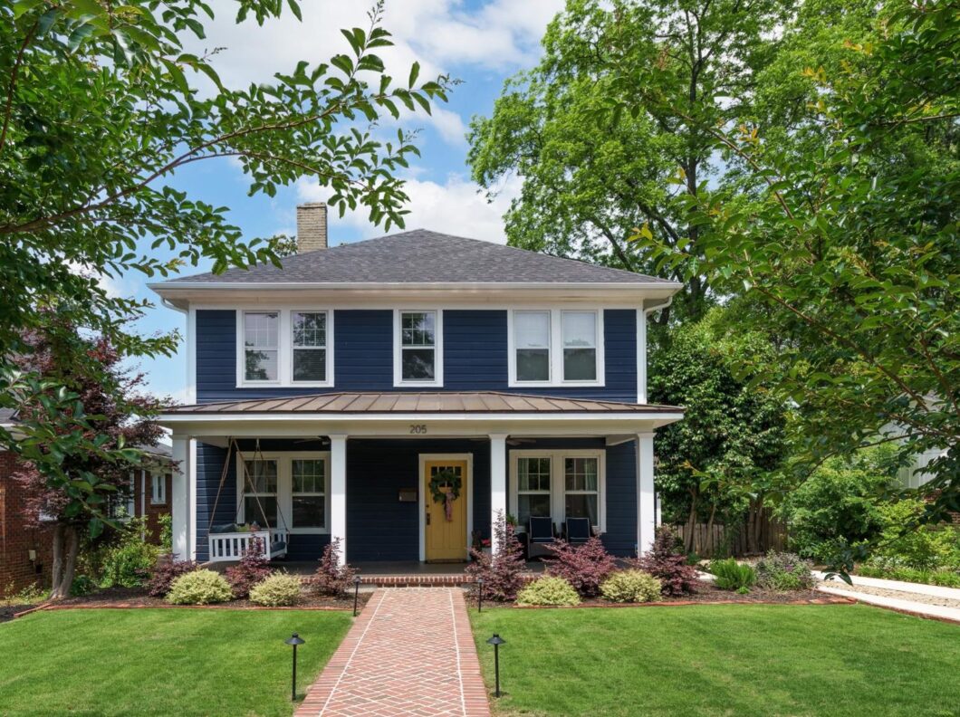 48426C1688154754955 205 E Earle St