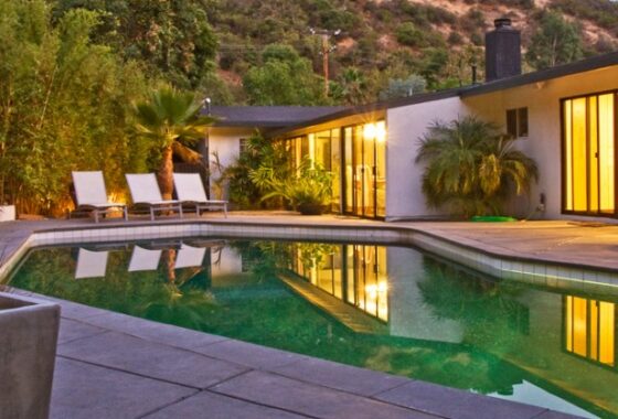 48983 3387 Mandeville Canyon