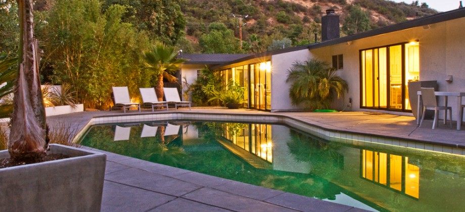 48983 3387 Mandeville Canyon