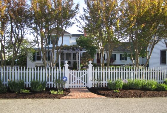49016 101 East St