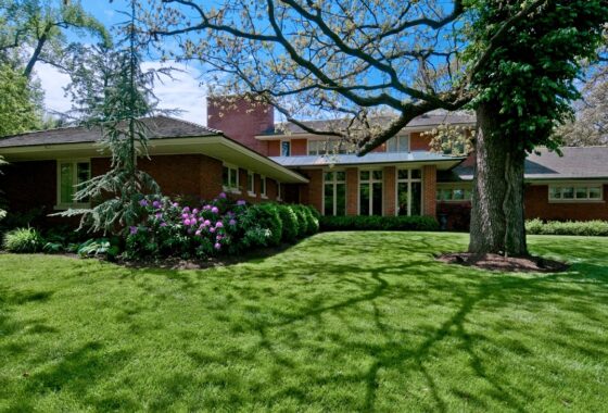 51692 7 E Brentmoor Park