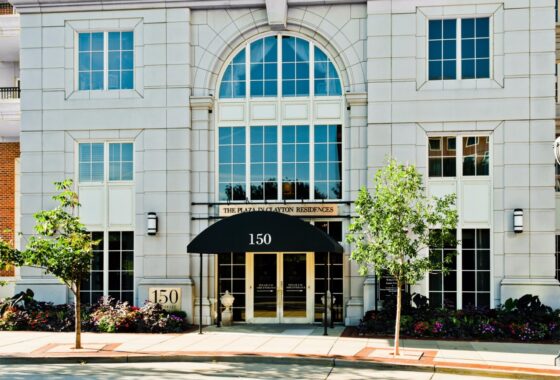 51696 150 Carondelet Plaza