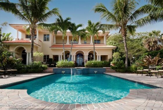 52290 1302 S Lakeside Drive