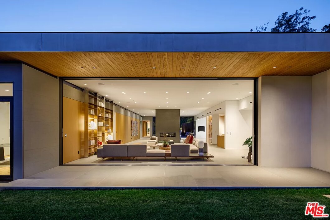 52557C1712038239541 1241 Loma Vista Drive