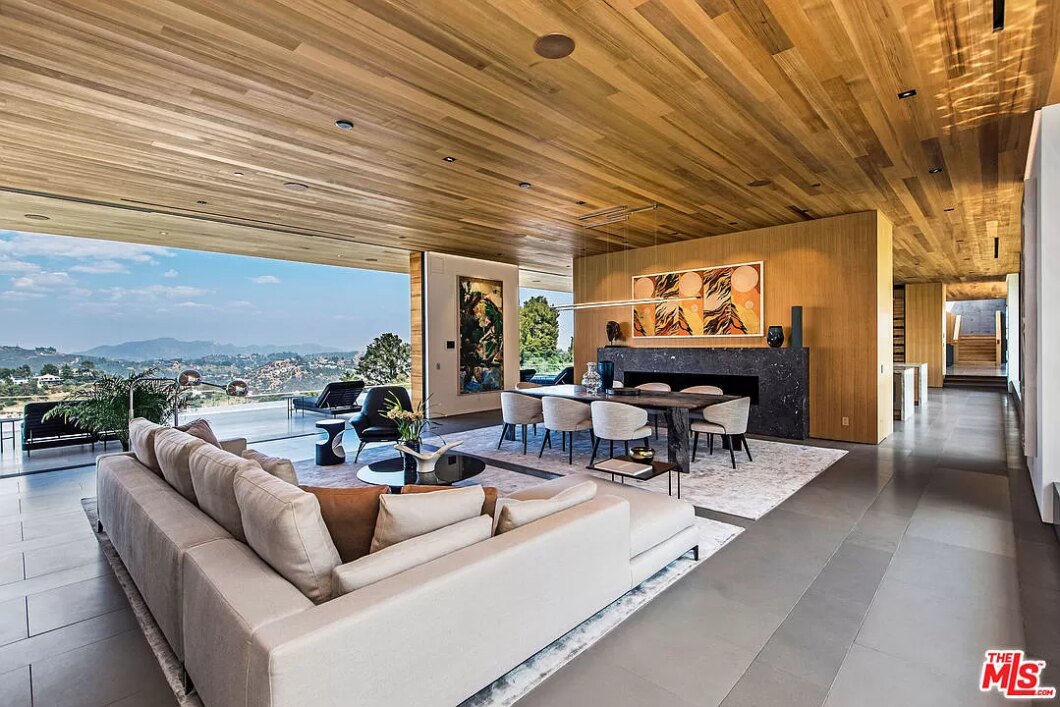 52557C1712038501845 1966 Carla Ridge