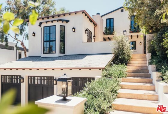 52557C1712038807958 270 N Carolwood Drive