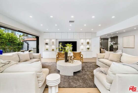 52557C1760721558604 10560 Wyton Dr