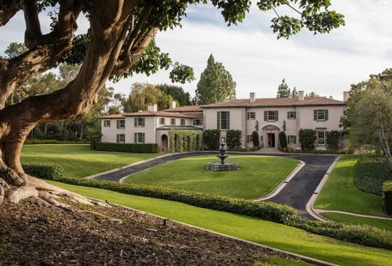 52557C1781323210585 141 S Carolwood Dr
