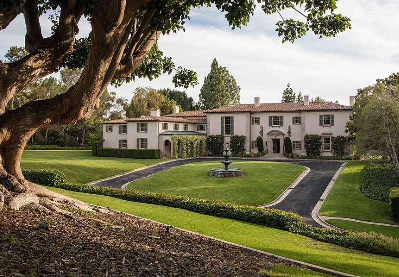52557C1781323210585 141 S Carolwood Dr