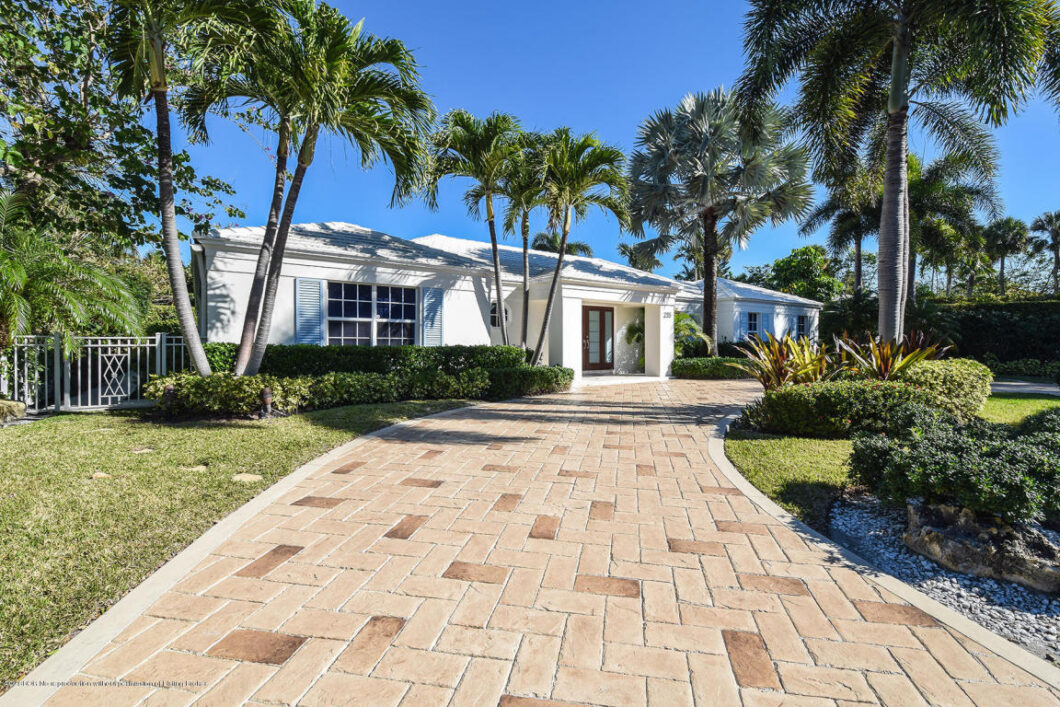 52592 235 Garden Road