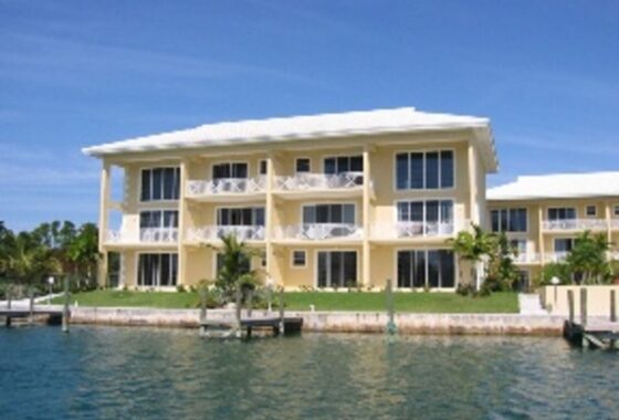 52927 Waterfront Development in Bahamia