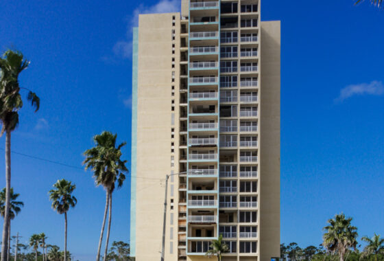 53852 Apartment Building On The Mall