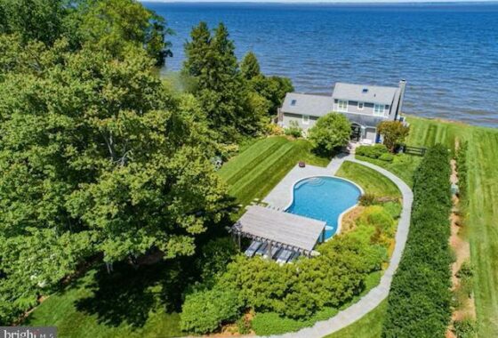 55533C1735774338923 8974 S Bayview Dr