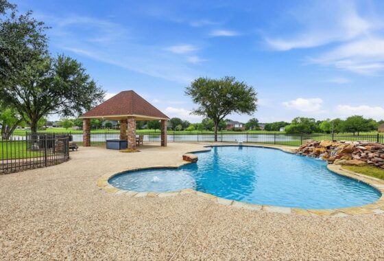 57571C1785286078468 220 Meadow Lake Court