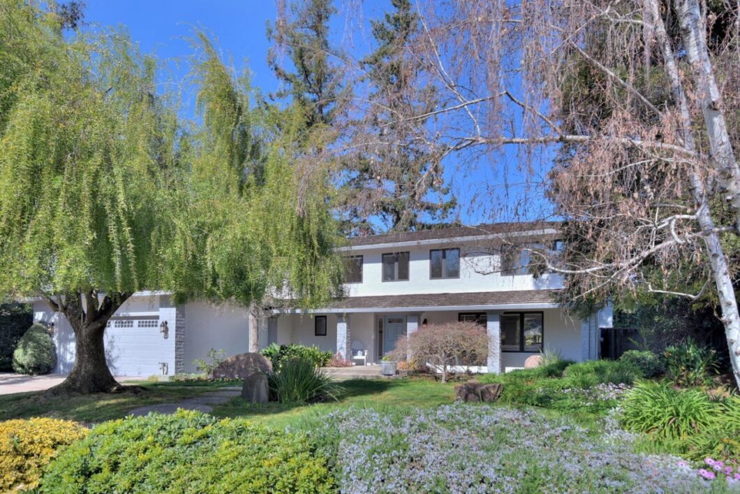 57635C1718730796327 1017 Dartmouth Lane