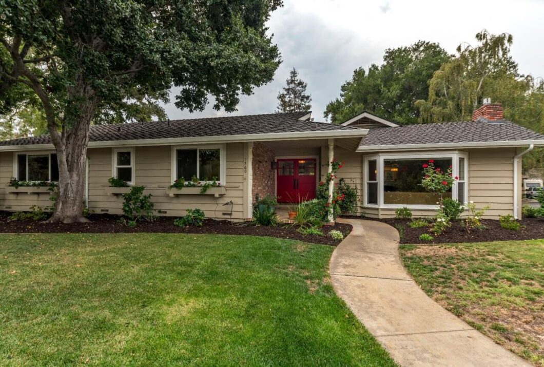 57635C1718731304565 1560 Kensington Circle